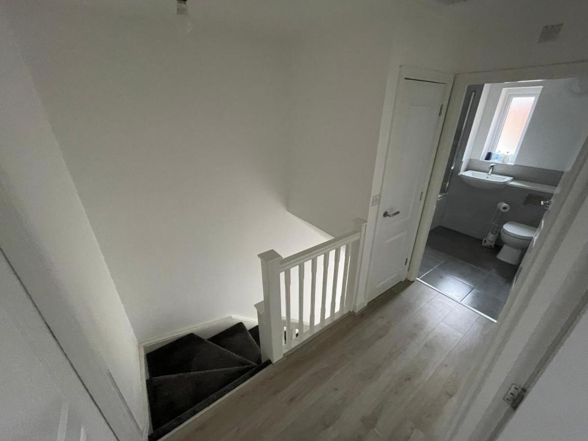 Modern Room With Huge Bed - Walk To City Centre! Manchester Exterior foto