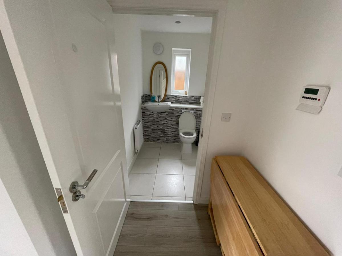 Modern Room With Huge Bed - Walk To City Centre! Manchester Exterior foto
