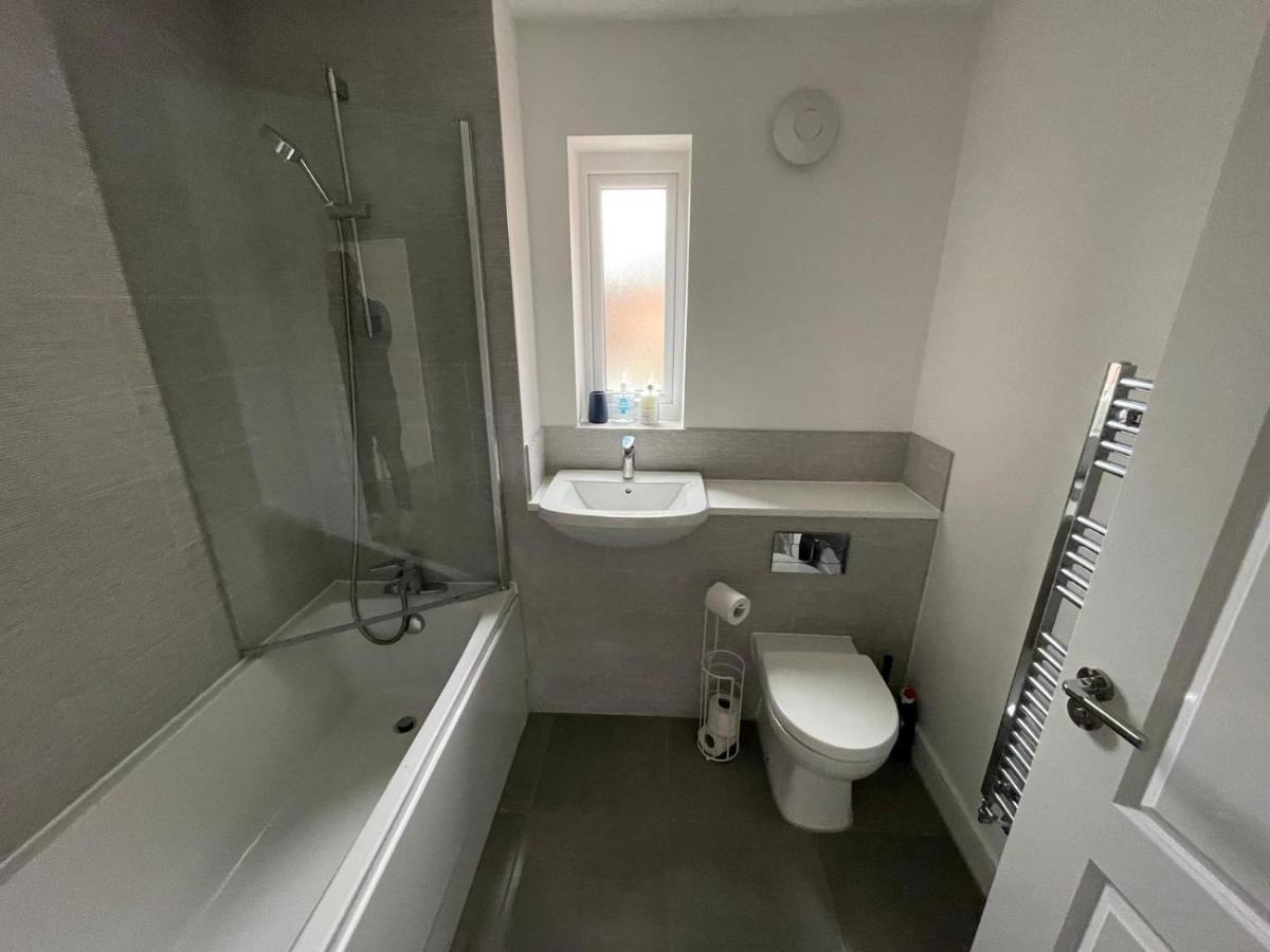 Modern Room With Huge Bed - Walk To City Centre! Manchester Exterior foto