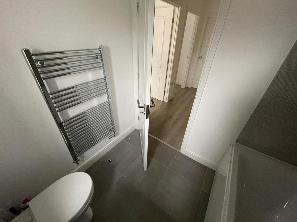 Modern Room With Huge Bed - Walk To City Centre! Manchester Exterior foto