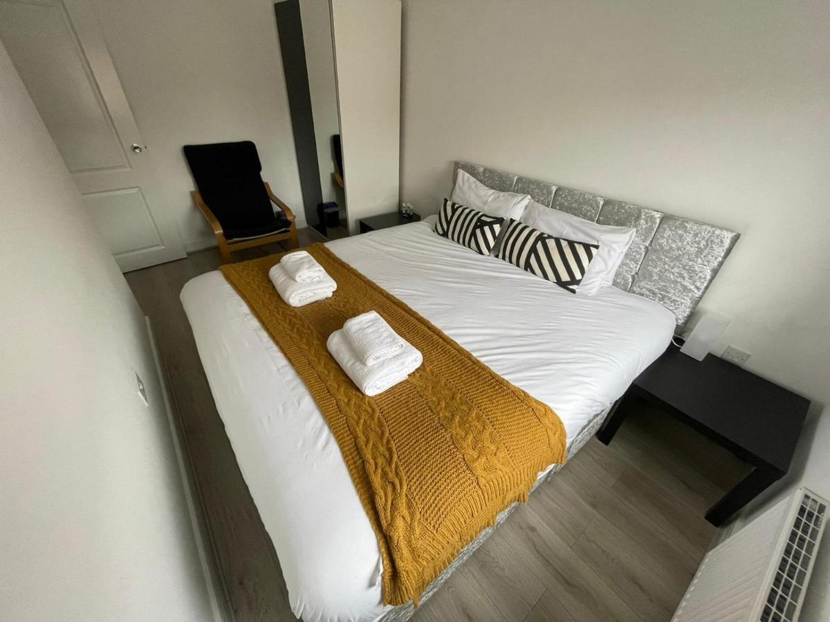 Modern Room With Huge Bed - Walk To City Centre! Manchester Exterior foto