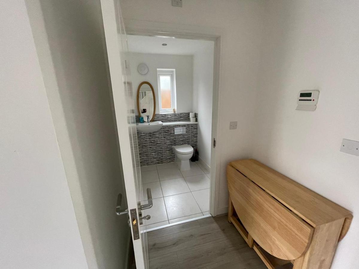 Modern Room With Huge Bed - Walk To City Centre! Manchester Exterior foto